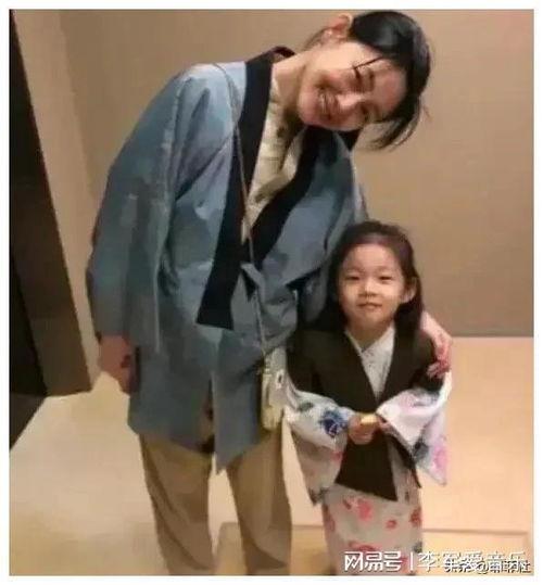吃瓜娱乐圈小花,揭秘幕后故事与情感纠葛 第2张 吃瓜娱乐圈小花,揭秘幕后故事与情感纠葛 第2张